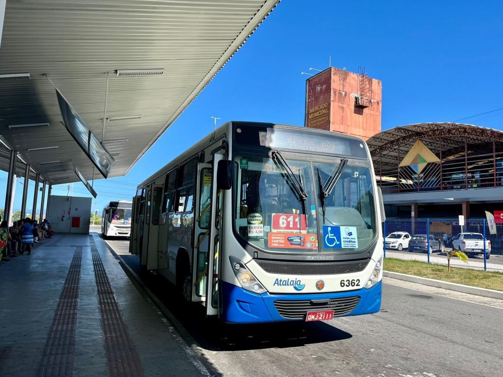 Ônibus no terminal em Aracaju