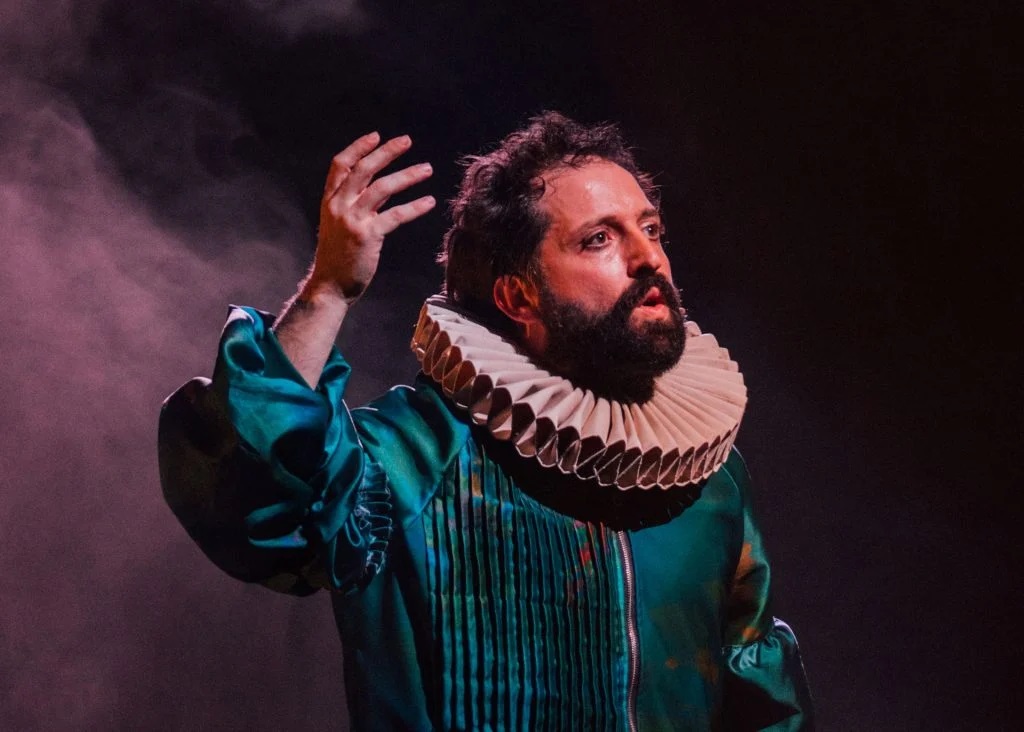 Gregorio Duvivier no palco