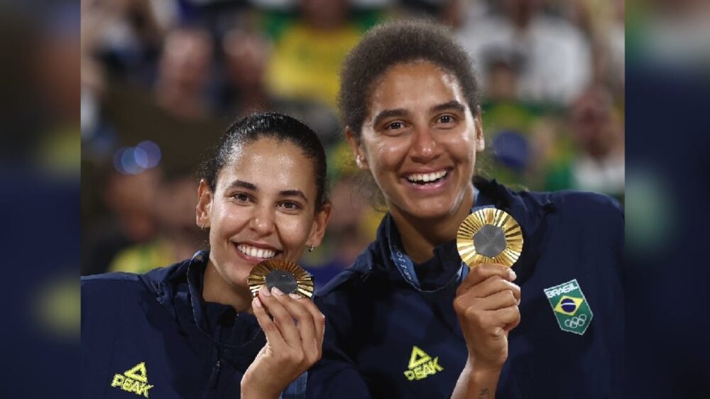 Duda e Ana Patrícia levam ouro em noite inesquecível na Torre Eiffel