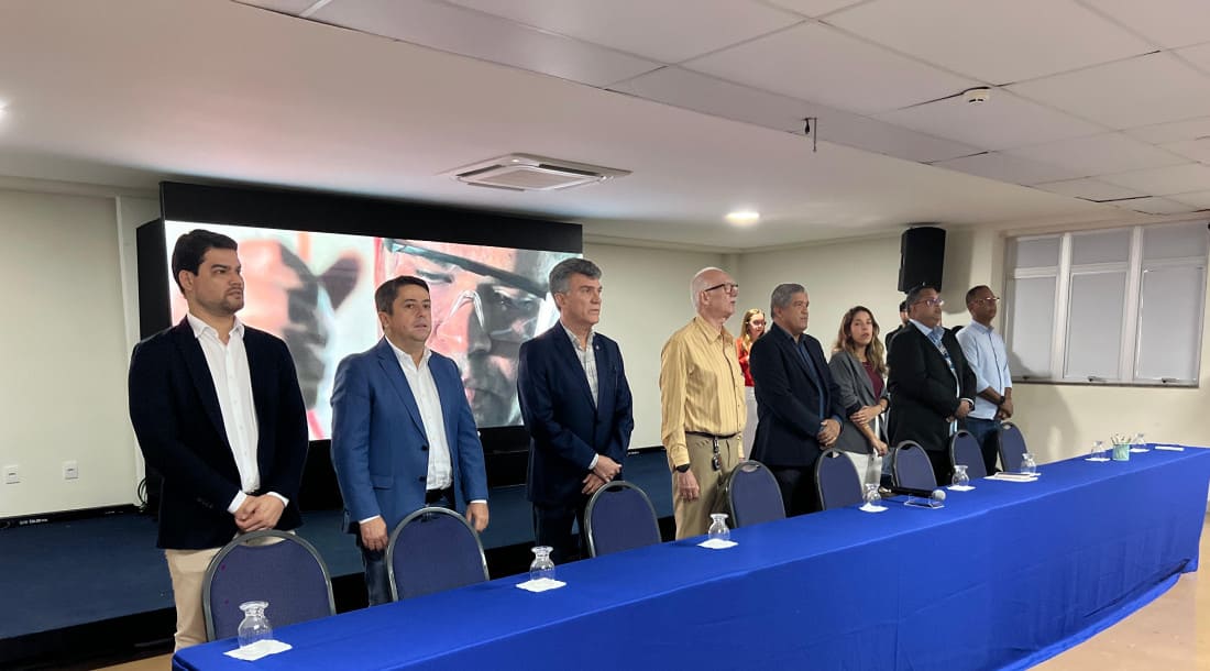 Assinatura do Termo de Compromisso 81 Semana Oficial da Engenharia e Agronomia em 2026