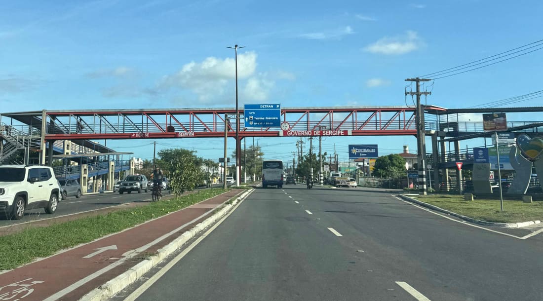 Avenida Tancredo Neves 