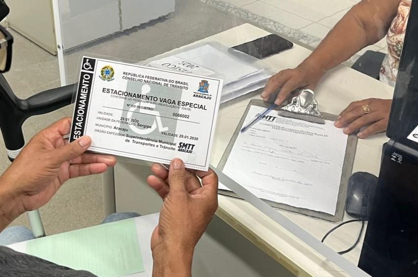Cartao para vaga especia de estacionamento reservadal para pessoas com deficiencia