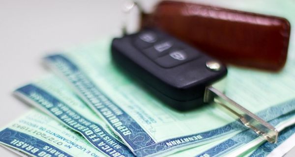 Documentos e chave do carro