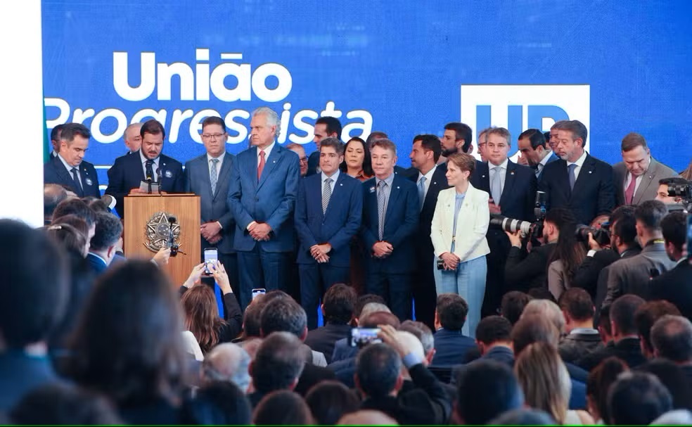 Palarmentares do União Brasil e PP