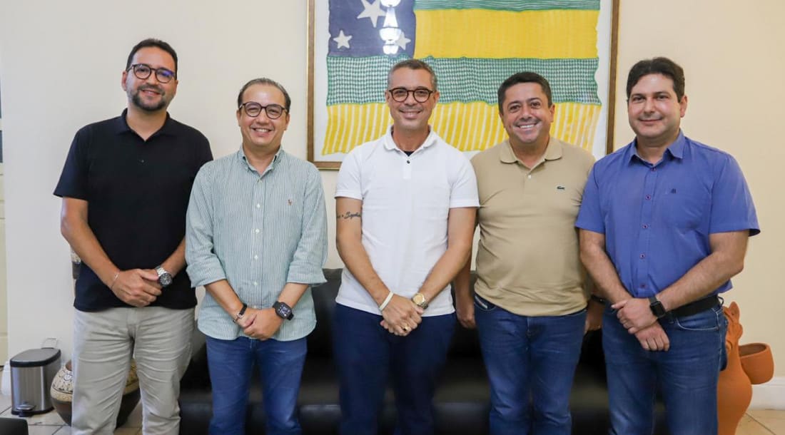 Gustavo, Valadares, Fábio, Fabiano e Marcos
