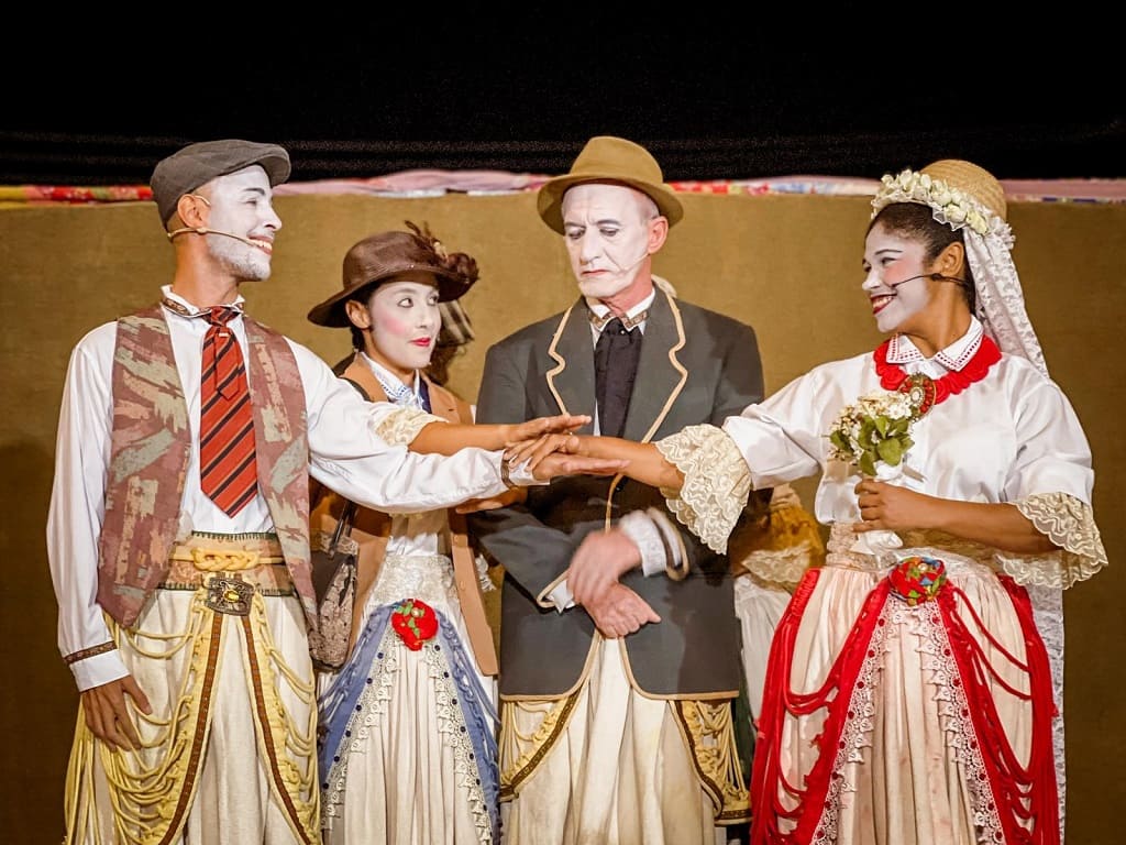 Mostra de Teatro de Rua do Grupo Imbuaça