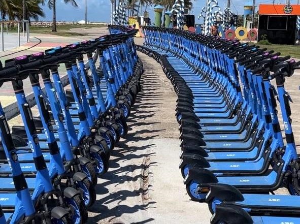 Patinetes elétricos aos sábados em Aracaju