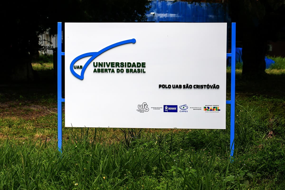 UFS placa do polo UAB