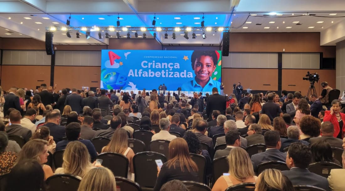 Cerimônia de premiação do Selo Nacional Compromisso com a Alfabetização 2024