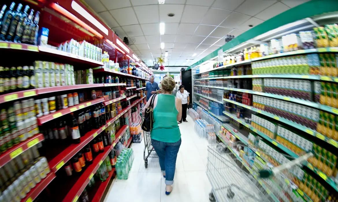 Prateleiras do supermercado