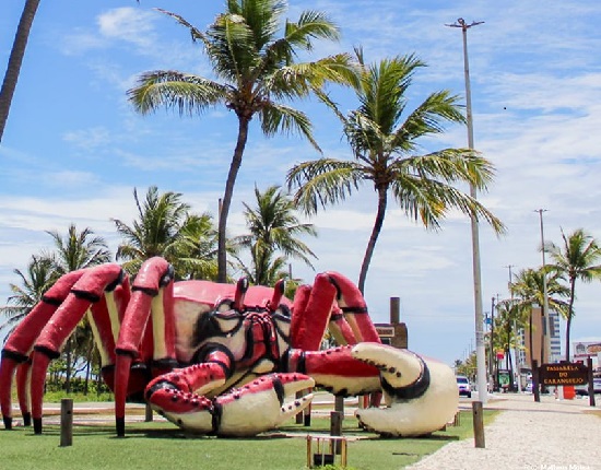 Caranguejo gigante na Passarela do Caranguejo em Aracaju
