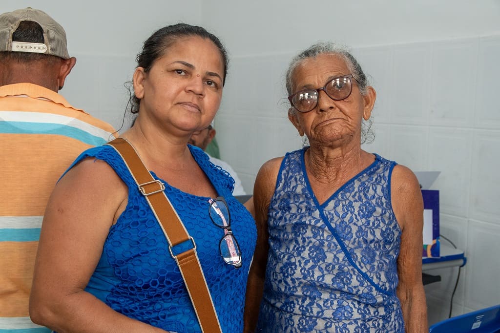 Eliane Feitoza e Maria Flor 