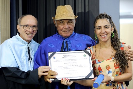 Vice-reitor Rosalvo Ferreira, Véio e a filha Júlia